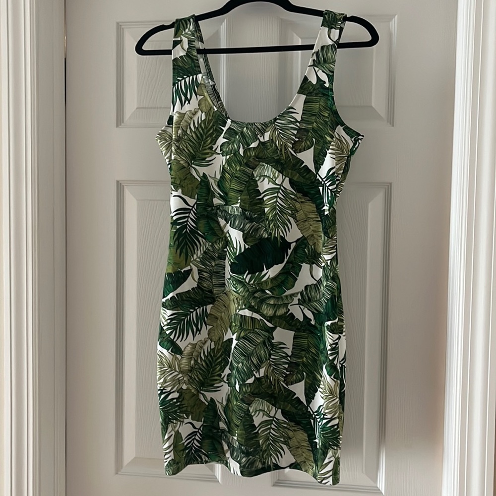 Tropical print dress NWT